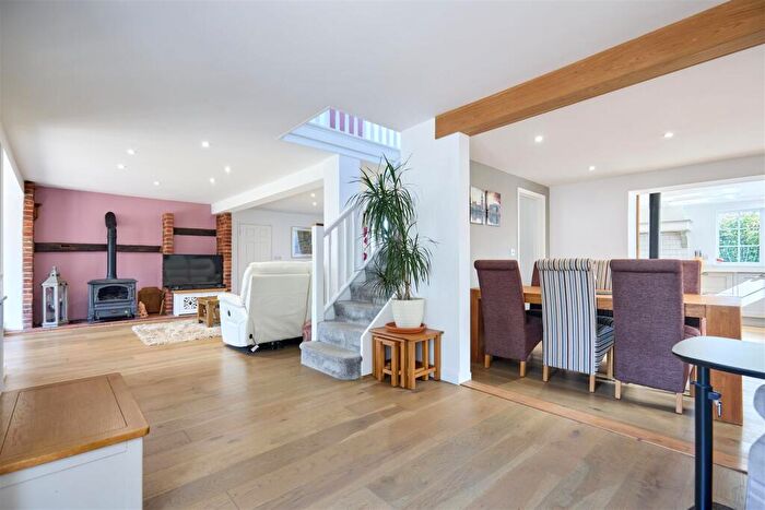 4 Bedroom Detached House For Sale In The Street, Fersfield, IP22