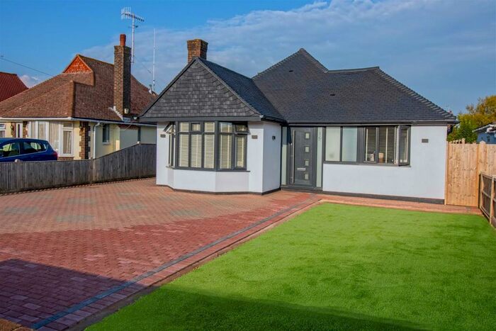 4 Bedroom Detached Bungalow To Rent In Frobisher Close, Goring-By-Sea, Worthing, BN12