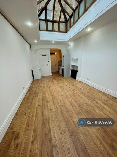 Studio To Rent In Shoreditch High Street, London, E1