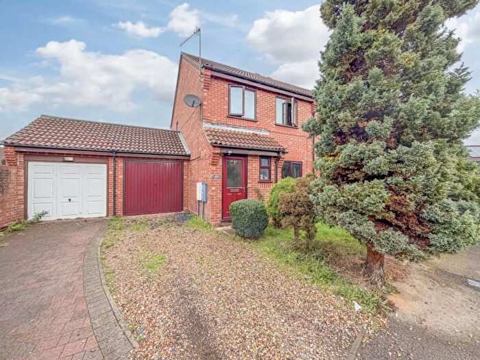 3 Bedroom Semi Detached House For Sale In Campion Close, North Walsham, NR28