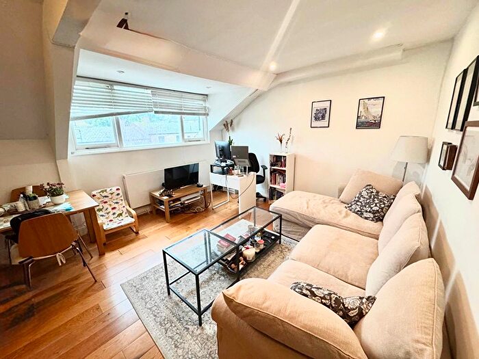 1 Bedroom Flat To Rent In Burghley Road, London, NW5