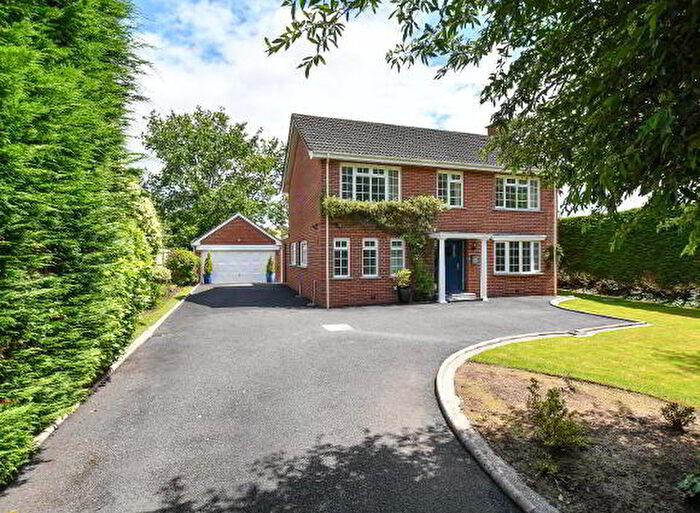 4 Bedroom Detached House For Sale In Crawfordsburn Road, Newtownards, BT23
