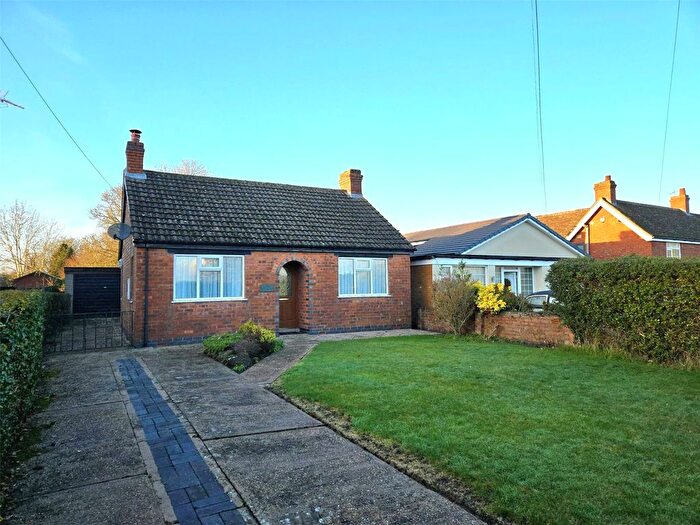 2 Bedroom Bungalow For Sale In Haseley Knob, Warwick, Warwickshire, CV35