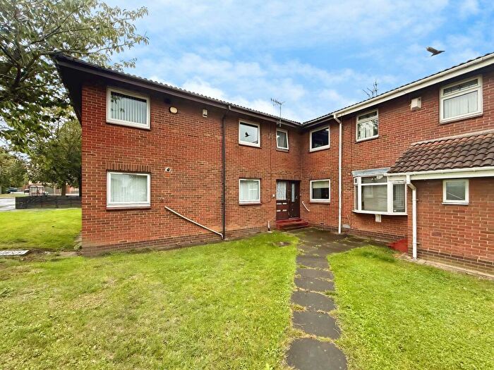 2 Bedroom Flat For Sale In Queens Court, Dunston, Gateshead, NE8
