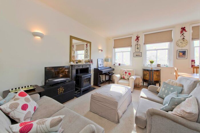 2 Bedroom Flat To Rent In Kensington Gardens Square, London, W2