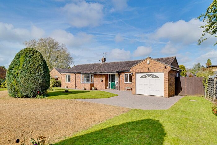 3 Bedroom Detached Bungalow For Sale In Glebe Road, Hemingford Grey, Huntingdon, PE28