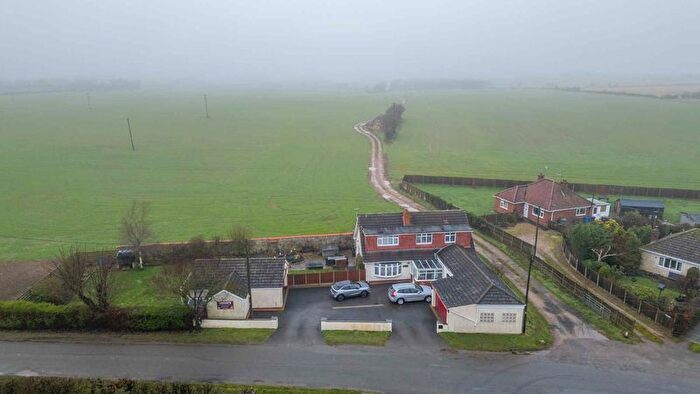 4 Bedroom Detached House For Sale In Honeysuckle Cottage, Low Road, Grayingham, DN21