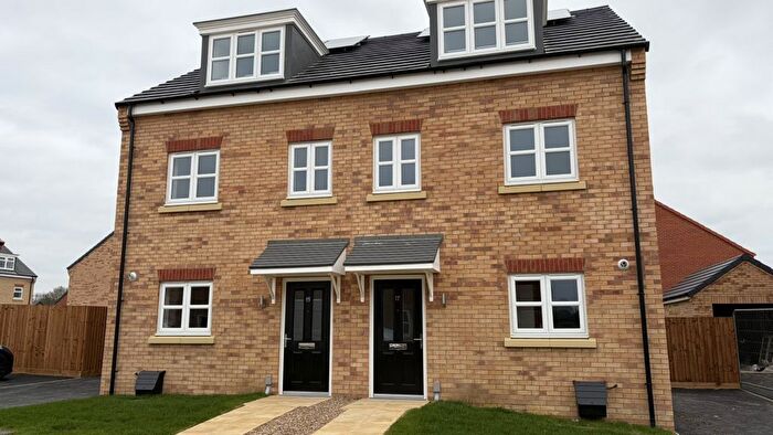 3 Bedroom Semi-Detached House For Sale In Dakota Drive, Newark, NG24