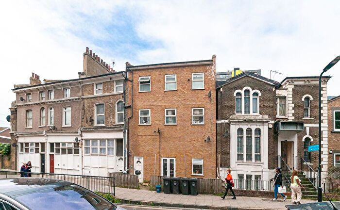 2 Bedroom Flat To Rent In Barnabas Road, London, E9