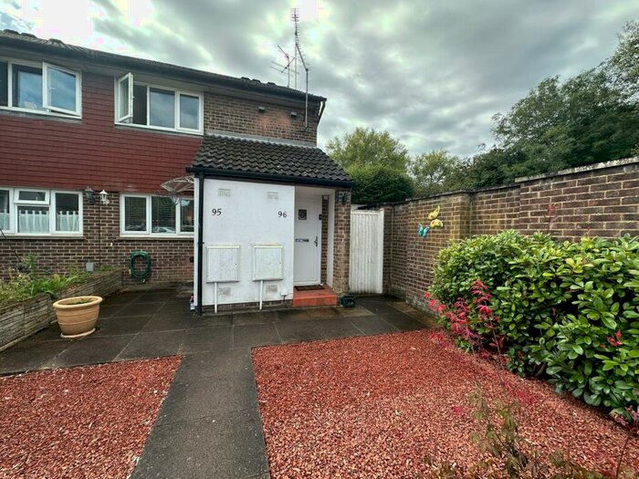 2 Bedroom Maisonette To Rent In Willowmead, Hertford, SG14