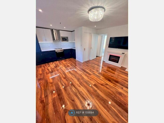 2 Bedroom Flat To Rent In Near East Croydon Station, Croydon, CR0