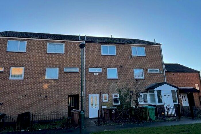 4 Bedroom Property To Rent In Bateman Gardens, Nottingham, NG7