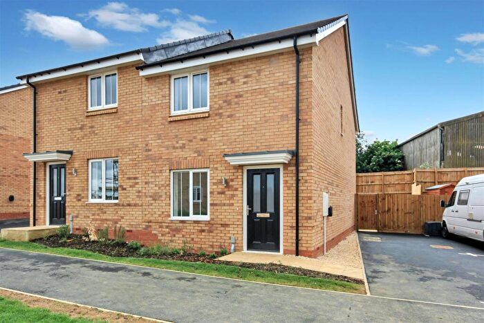 2 Bedroom Semi-Detached House To Rent In Sickle Drive, Wellingborough, NN8