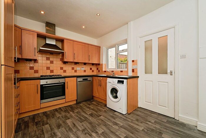 2 Bedroom Terraced House For Sale In Pitmaston Road, Worcester, Worcestershire, WR2