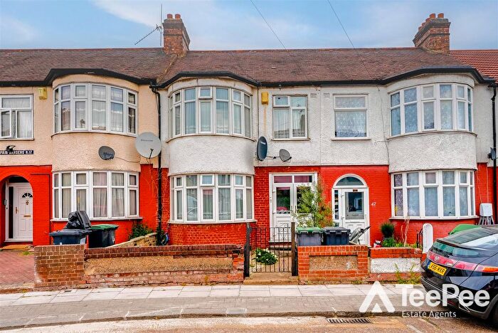 3 Bedroom Terraced House For Sale In Mayfair Gardens, London, N17