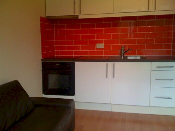 1 Bedroom Flat To Rent In Tintern Avenue, Manchester, M20