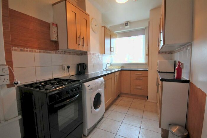 2 Bedroom Flat To Rent In Clifton Road, Islington, London, N1