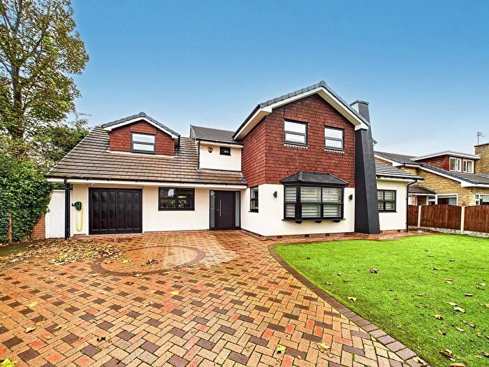 4 Bedroom Detached House For Sale In Phillips Lane, Formby, L37