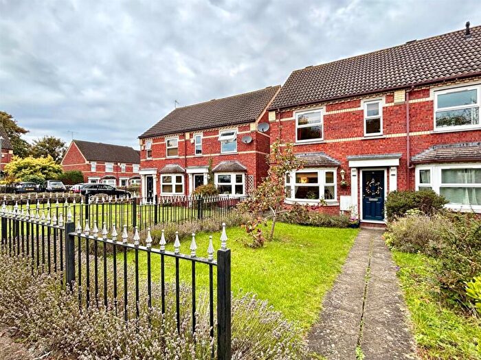 2 Bedroom End Of Terrace House For Sale In Chestnut Square, Leamington Spa, CV32