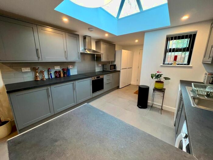 5 Bedroom End Of Terrace House To Rent In St. Margaret Road, Coventry, CV1