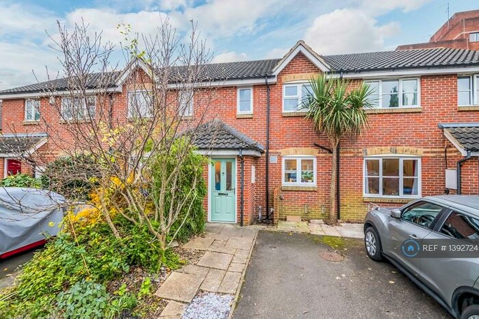 2 Bedroom Terraced House To Rent In Shaw Road, London, SE22