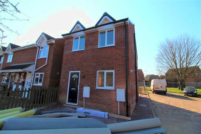 2 Bedroom Detached House To Rent In Ashdale, Bishop's Stortford, CM23