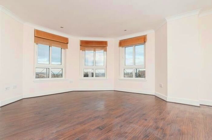 2 Bedroom Flat To Rent In St Clair Road, Edinburgh, EH6