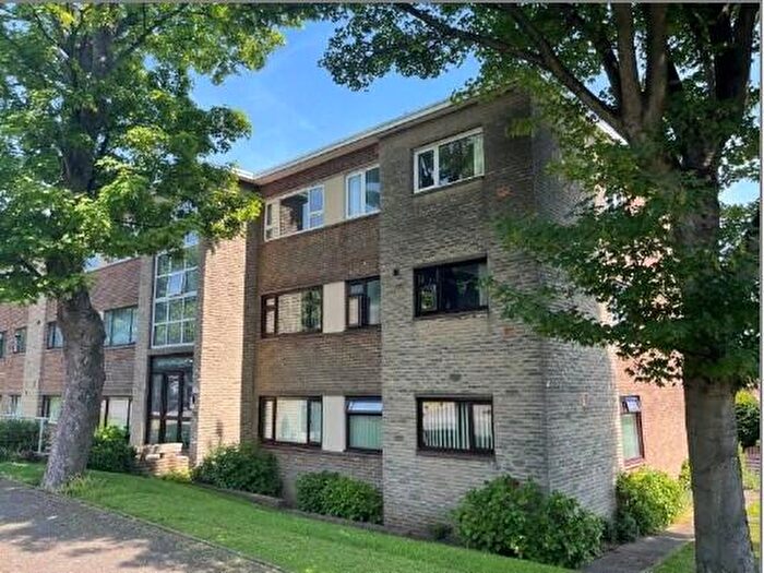 2 Bedroom Flat For Sale In Hill Turrets Close, Sheffield, S11