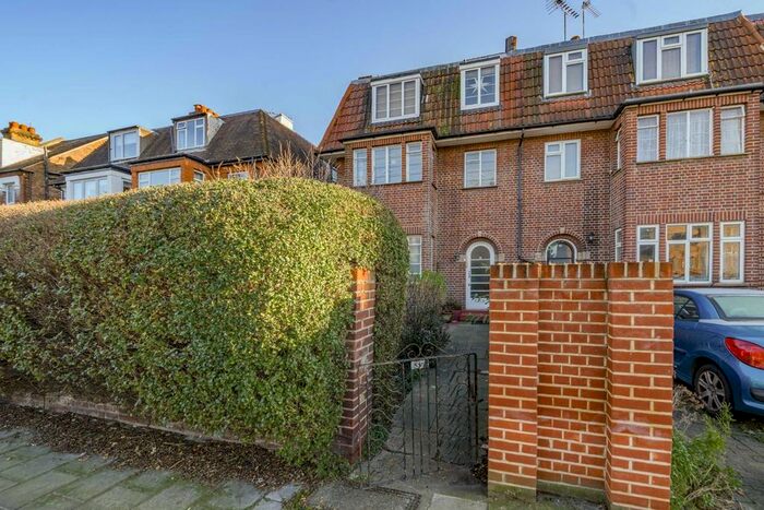 2 Bedroom Flat To Rent In Chiswick Lane, London, W4