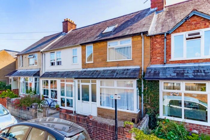 4 Bedroom Terraced House To Rent In Gardiner Street, Headington, OX3