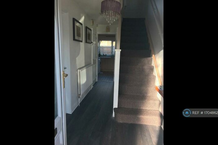 3 Bedroom Semi-Detached House To Rent In Martinmass Close, Nottingham, NG7