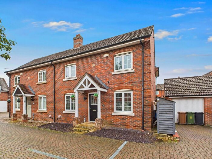 3 Bedroom Semi-Detached House For Sale In Saffron Close, Downham Market, PE38