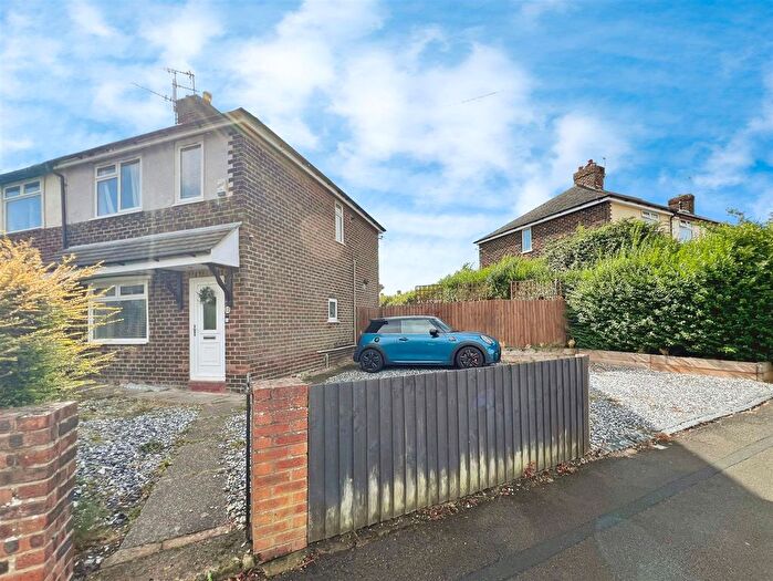 3 Bedroom Semi-Detached House For Sale In Sandy Road, Stoke-On-Trent, ST6