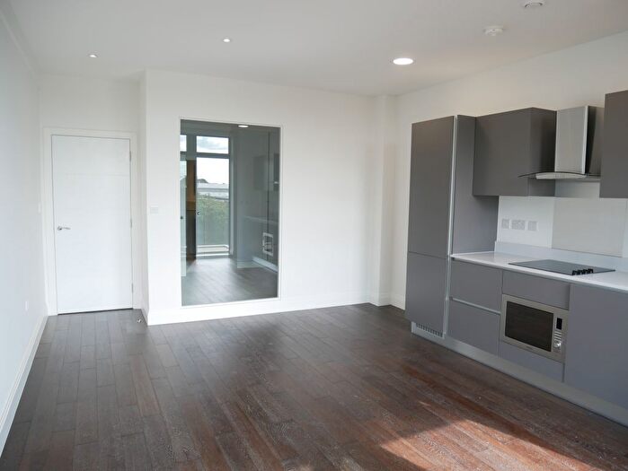 1 Bedroom Flat To Rent In Brindley Place, Uxbridge, UB8