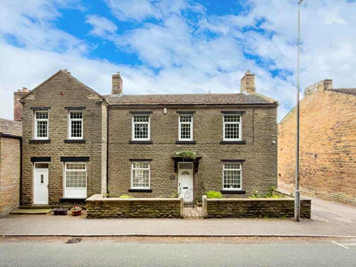 5 Bedroom Detached House For Sale In Oxford Road, Gomersal, BD19
