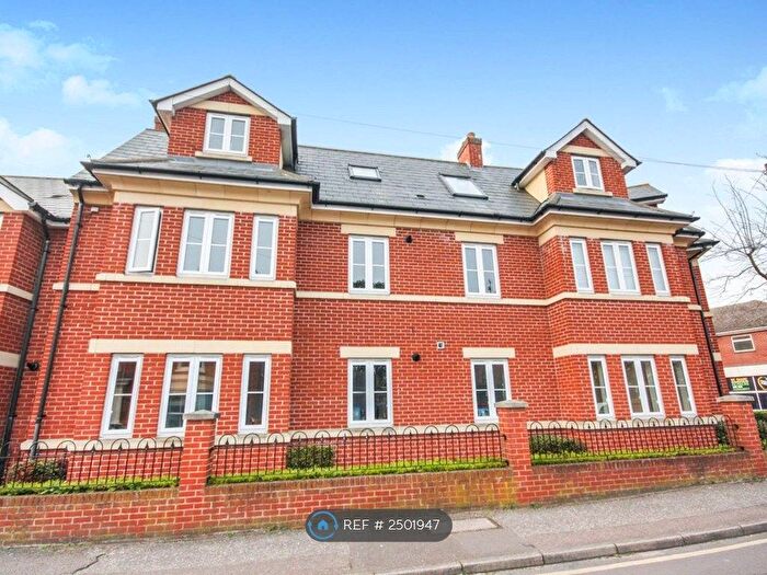 2 Bedroom Flat To Rent In Abbey Court, Colchester, CO2