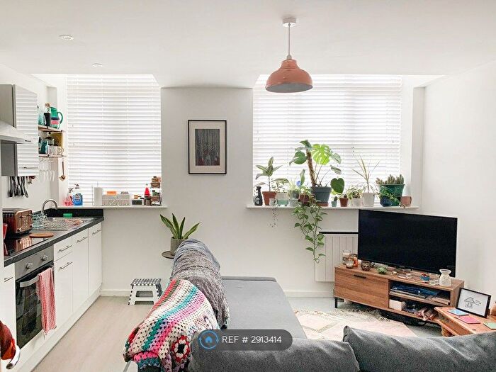 1 Bedroom Flat To Rent In Viaduct Road, Leeds, LS4