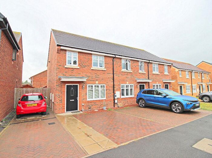 3 Bedroom End Of Terrace House For Sale In Aberford Drive, Philadelphia, Houghton Le Spring, DH4