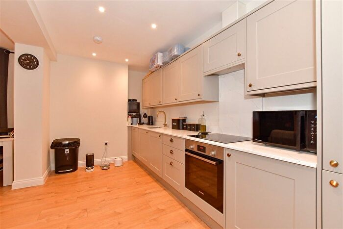 2 Bedroom Flat For Sale In Langhurst Wood Road, Horsham, West Sussex, RH12