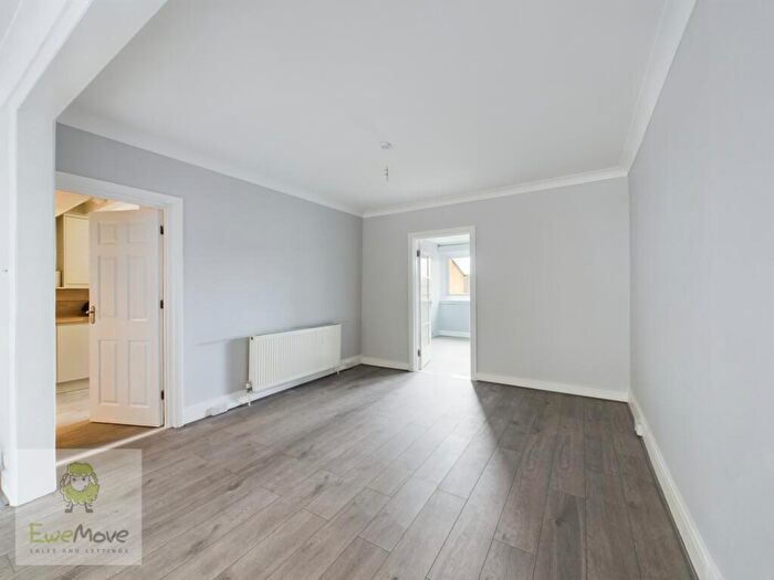 4 Bedroom Terraced House To Rent In Chatham Hill, Chatham, ME5
