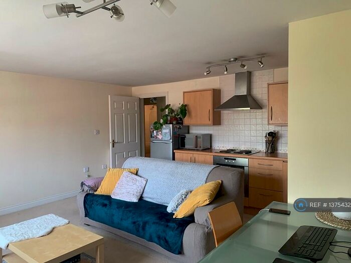 1 Bedroom Flat To Rent In Birch Meadow Close, Warwick, CV34
