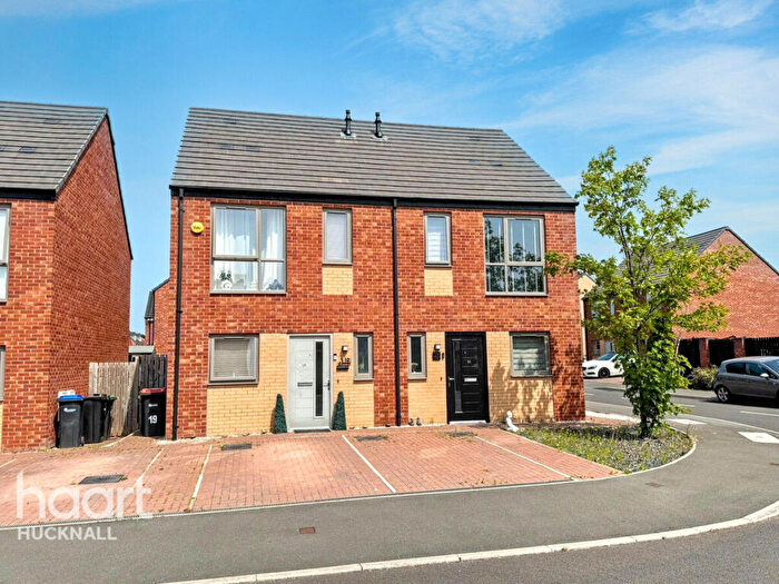 2 Bedroom Semi-Detached House For Sale In Harker Close, Nottingham, NG15