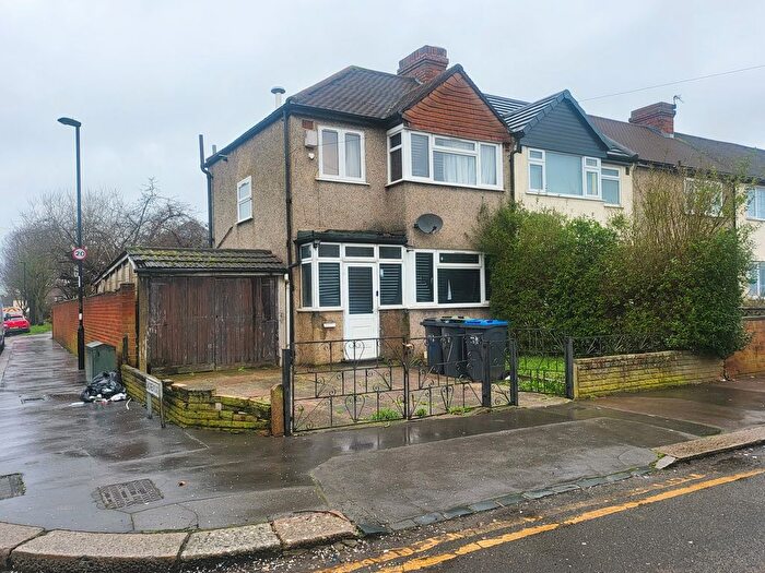 3 Bedroom End Terrace House For Sale In Rosedene Avenue, Croydon, CR0