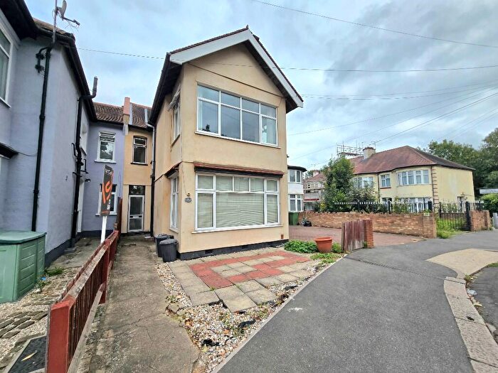 1 Bedroom Flat For Sale In Tyrrel Drive, Southend-On-Sea, Essex, SS1