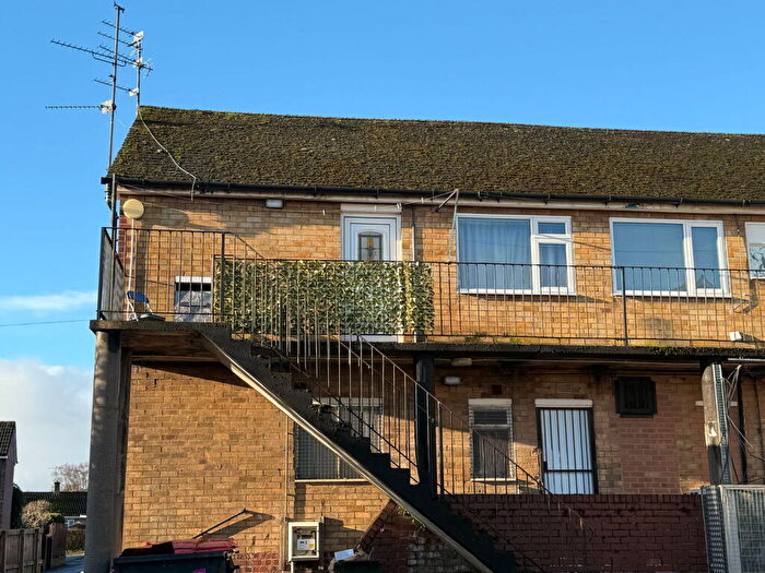 2 Bedroom Flat For Sale In Breydon Court, Breydon Avenue, Cusworth, Doncaster, DN5