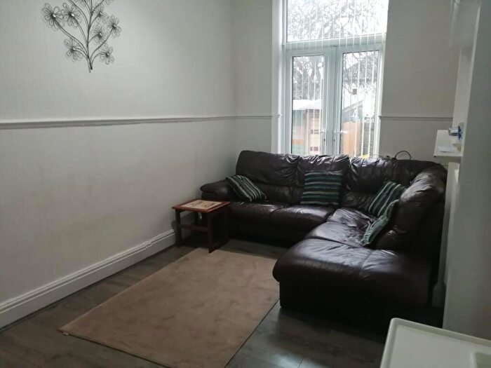 4 Bedroom End Of Terrace House To Rent In Sheridan Street, Bradford, BD4