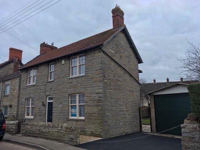 3 Bedroom Semi-Detached House To Rent In Street, Somerset, BA16