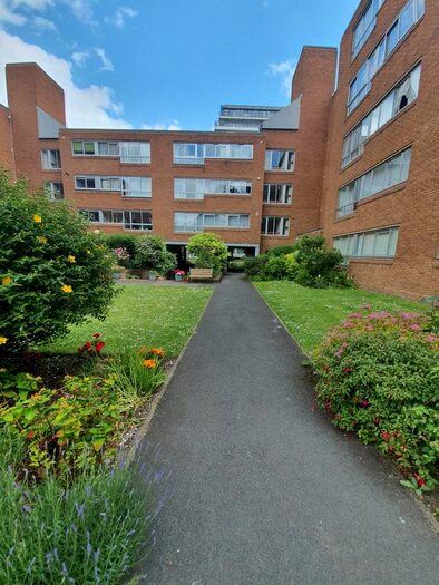 2 Bedroom Flat To Rent In Grove Road, Sutton, SM1