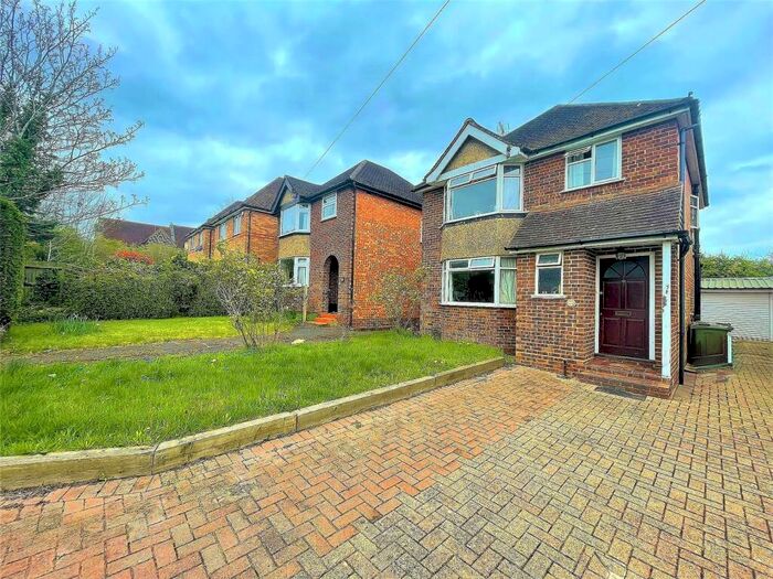 4 Bedroom Detached House To Rent In Worplesdon Road, Guildford, Surrey, GU2