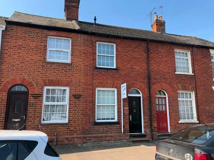 2 Bedroom Terraced House To Rent In High Street, Stony Stratford, Milton Keynes, MK11